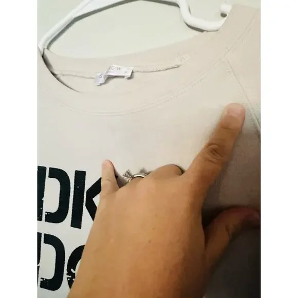 SHESHOW Cream White Black IDK IDC IDGAF Block Letters Long Sleeve Sweatshirt M - Picture 7 of 10